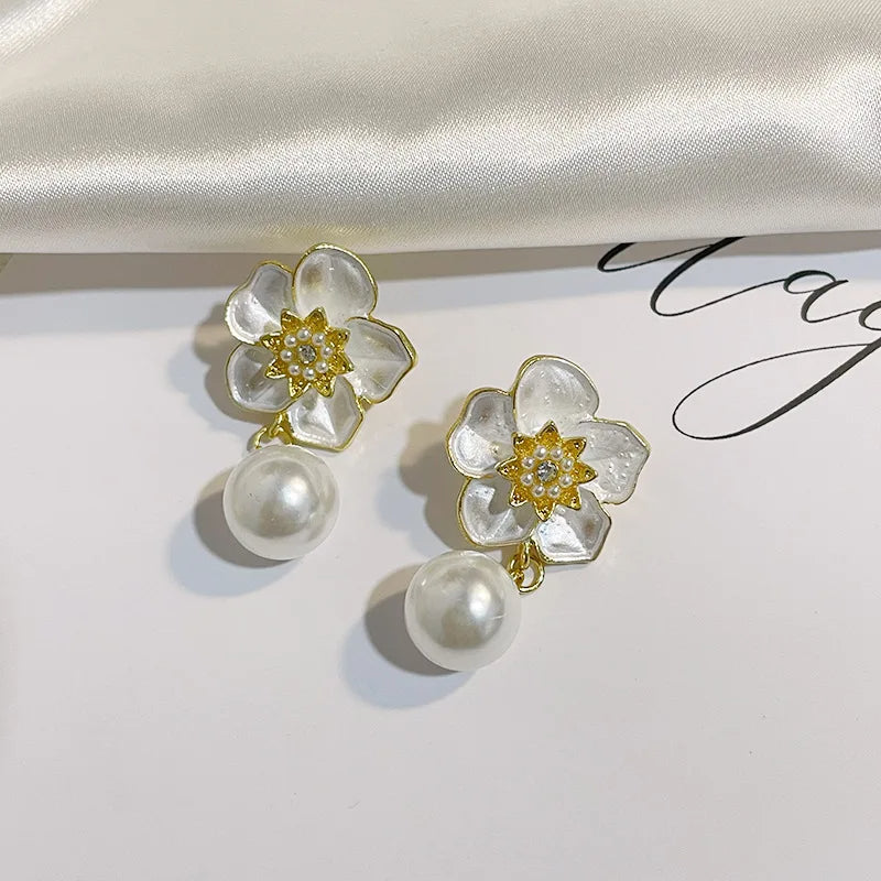 Jewelry CC Style Pearl Vintage Earrings - Flora