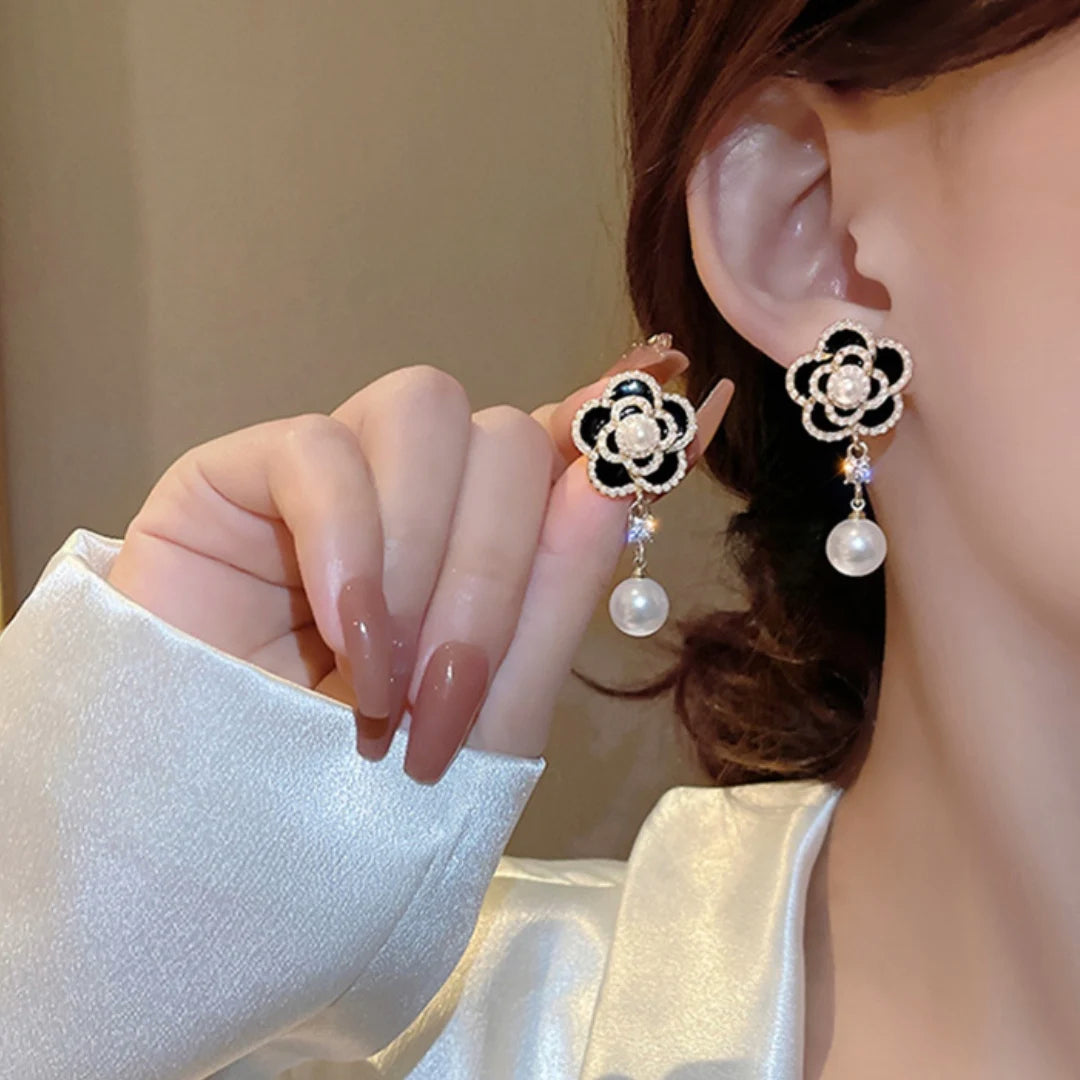 Baroque Ladies Classic Drop Earrings - Flora